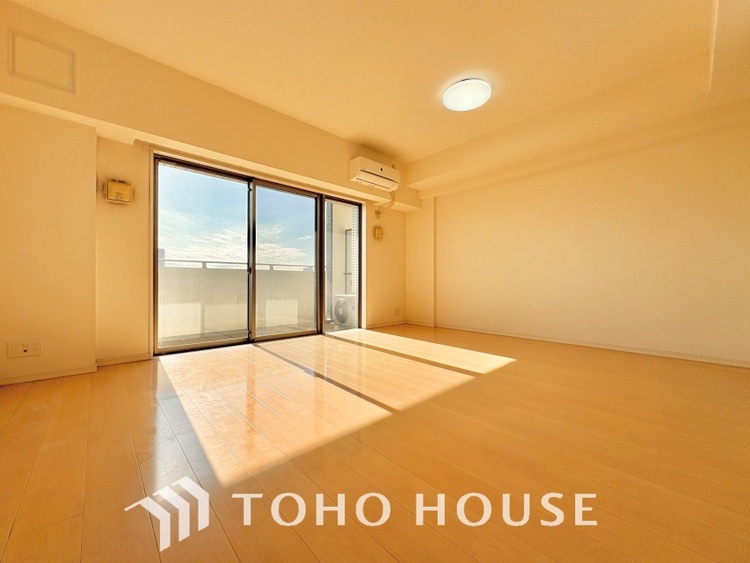 内装 【LIVING】◆住む喜び、楽しさ、感動◆を君と共有したい。いつまでもずっと家族を見渡せるこの広い空間で。