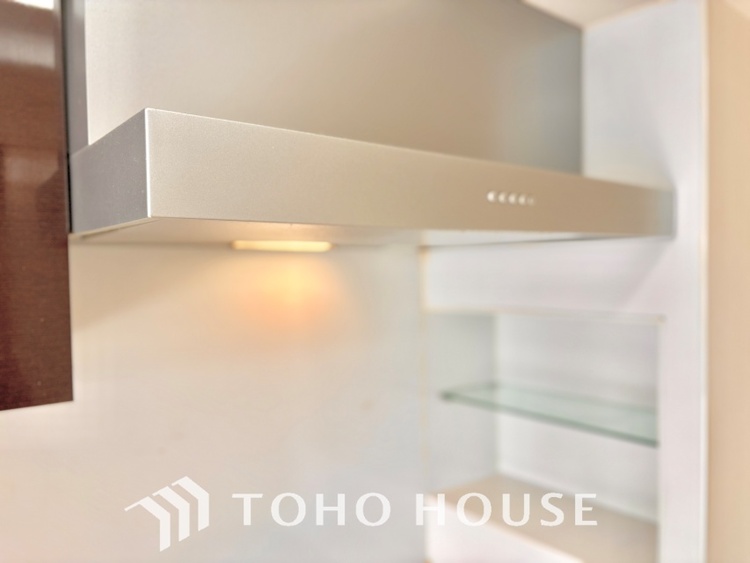 キッチン 五感を刺激する、美食のクリエイティブな場所。ここはただの調理場ではなく、豊かな人生を紡ぐための特別な空間です。