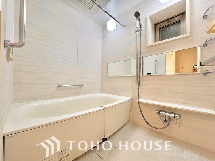 風呂 浴室は一日の疲れを癒す特別な空間。清潔感と快適性で心身ともにリフレッシュできます。