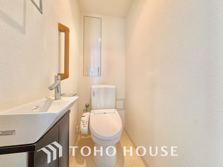 トイレ 清潔感あふれる快適なトイレ。毎日を心地よく過ごせるおすすめポイントです。