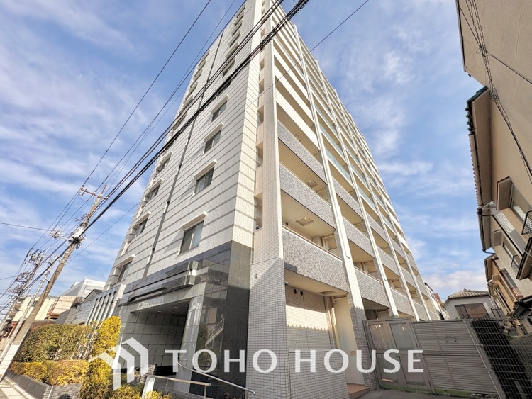 外観 ほんの少しのこだわり。ちょっとした色使いがその家がもつ雰囲気、趣（おもむき）を携え、暮らす家族や訪ねてくる友人・知人に新鮮な香りを運んできます。