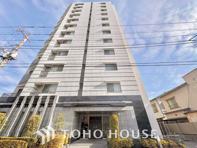 外観 ほんの少しのこだわり。ちょっとした色使いがその家がもつ雰囲気、趣（おもむき）を携え、暮らす家族や訪ねてくる友人・知人に新鮮な香りを運んできます。