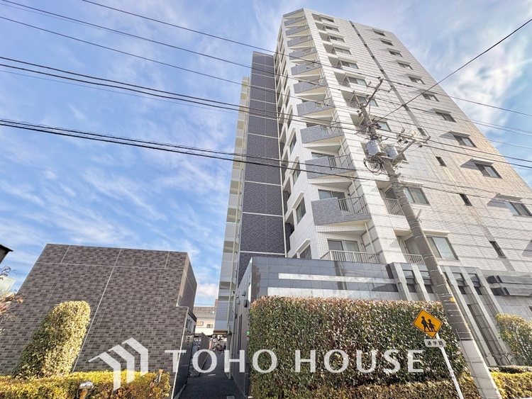 外観 ほんの少しのこだわり。ちょっとした色使いがその家がもつ雰囲気、趣（おもむき）を携え、暮らす家族や訪ねてくる友人・知人に新鮮な香りを運んできます。