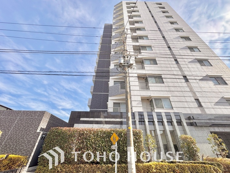 外観 ほんの少しのこだわり。ちょっとした色使いがその家がもつ雰囲気、趣（おもむき）を携え、暮らす家族や訪ねてくる友人・知人に新鮮な香りを運んできます。