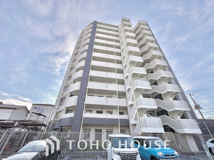 外観 ほんの少しのこだわり。ちょっとした色使いがその家がもつ雰囲気、趣（おもむき）を携え、暮らす家族や訪ねてくる友人・知人に新鮮な香りを運んできます。