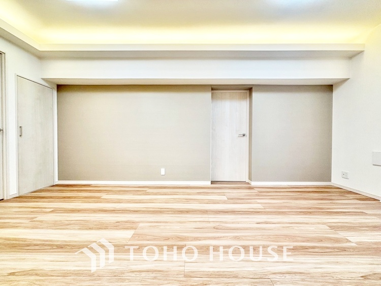 内装 ◆瀟洒な空間◆落ち着きのある彩が見事に調和させた瀟洒な空間を演出。ここに集まる家族の会話と笑顔が絶え間なく続く幸せな空間。