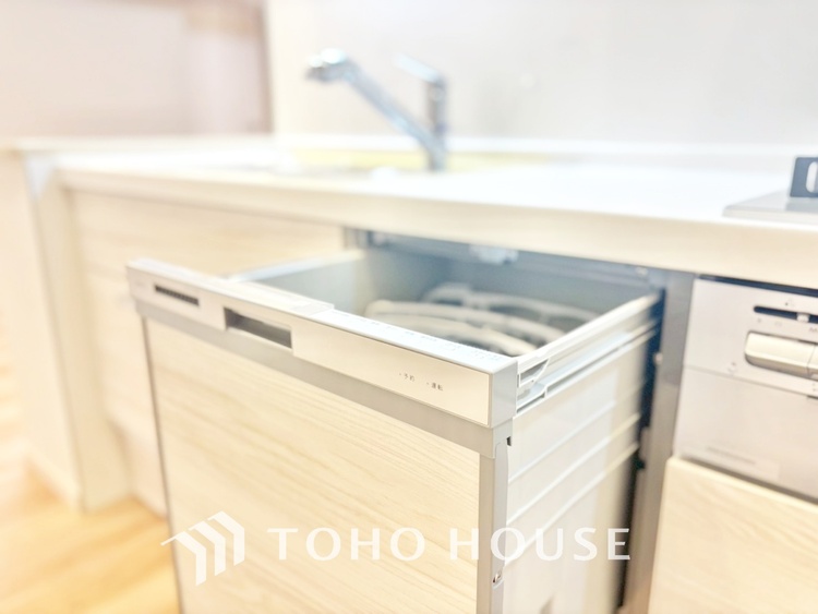 キッチン ◆食洗機◆お子様の面倒を見れる時間が増え時短になります。加えて手荒れも防げてしかも節水が高い為、大変人気があり重宝します。