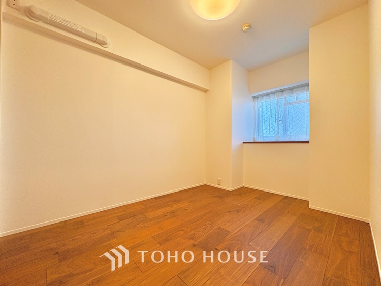 内装 寝室は一日の疲れを癒す大切な空間。快適で落ち着けるおすすめの間取りです。