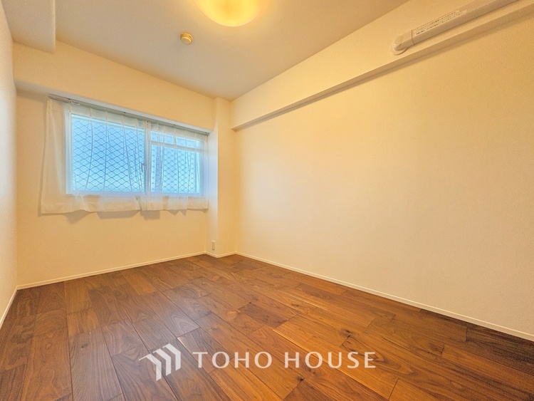 内装 寝室は一日の疲れを癒す大切な空間。快適で落ち着けるおすすめの間取りです。