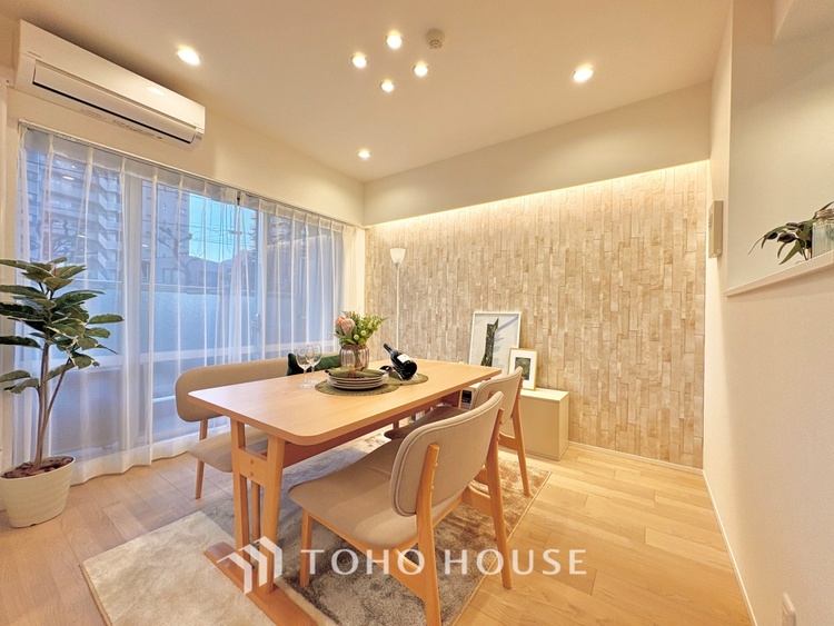 内装 洗練されたデザインと大きな広がりを持つリビングは、安心感と気品に満ちたひとときを叶える住まいの象徴です