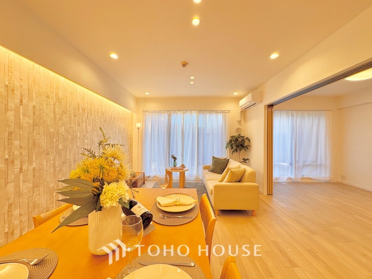 内装 洗練されたデザインと大きな広がりを持つリビングは、安心感と気品に満ちたひとときを叶える住まいの象徴です