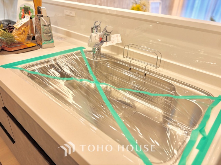 キッチン 無駄を削ぎ落としたミニマルなデザインが、空間に静謐な美しさをもたらします。研ぎ澄まされた感性を満たす場所です。