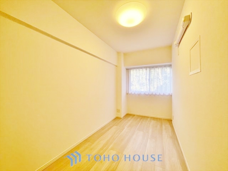 内装 ◆窓を開けると◆冷涼な風、そよぐリビング。だんらんの場所はここから始まり、ここで終わる。家族の笑顔が集う素敵な場所だから、こだわり抜いた思いが詰まっているのだと思う。