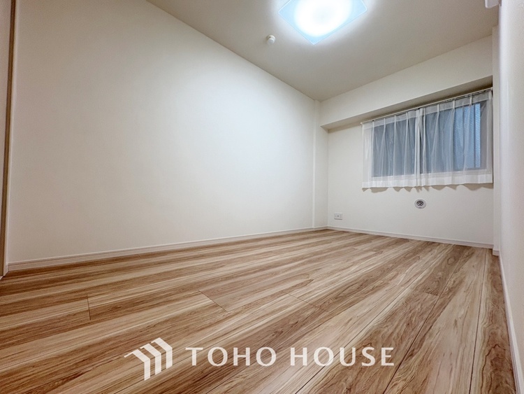 内装 【Quietness】プライベートなお部屋では静かに時を過ごしたい。読書をして、物思いにふける・・光りに満たされた安らぎの空間をがここにはあります。