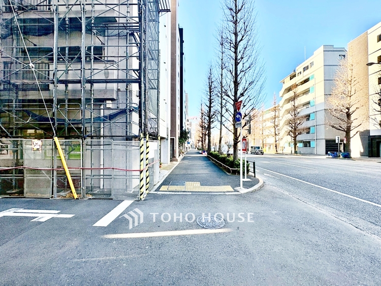 外観 ◆リビングルーム◆そこには目を輝かせ笑顔で見つめてくれる君がいて、「おかえり」の言葉がこだまする。何気ない日々の挨拶は僕にとっては幸せで、同時に君の瞳にも恋している。