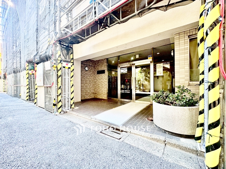 エントランス ◆住むほどに実感する快適性＆機能性◆各空間を彩る設備は、デザイン性に優れたHigh Quality仕様が装備。広く使い勝手のよい空間と設備で、理想の暮らしを演出します。