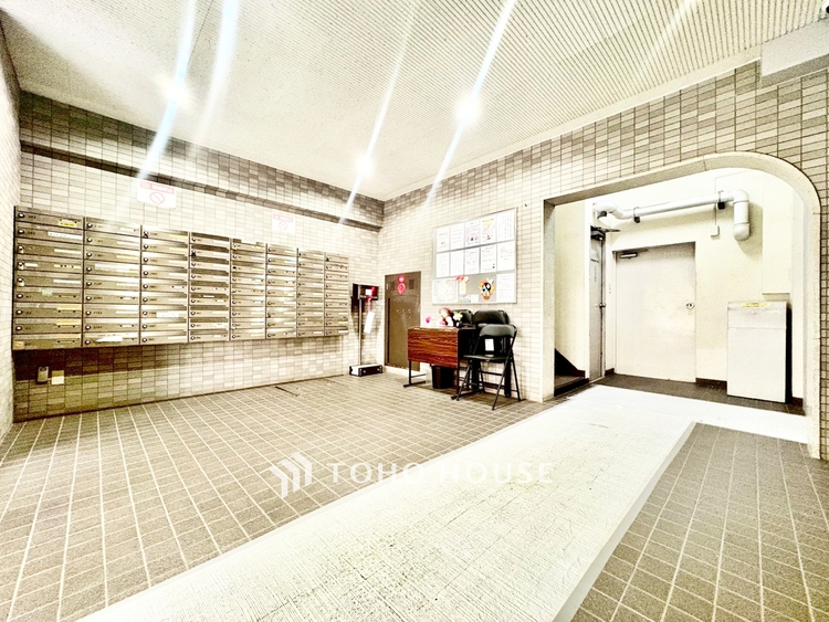 エントランス ◆ここに在る◆事も無げに美しく、伝えるには筆舌に尽くし難い。豪華絢爛や華美と言う事ではなく、住まう者にとって暮らし易く心地がいいと言う美しさがこの住まいには込められている。