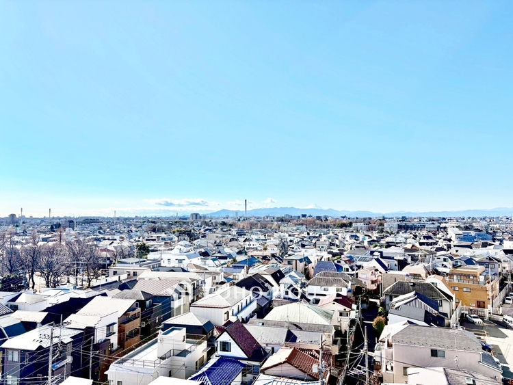 その他 ◆今宵の食卓◆ダウンライトに反射するグラスを眺めながらワインを注ぐ。トクトクと心地いい音をさせながら、フランスの古城を思わせる薫りがたちこめ、とても幸せな時を過ごせる。