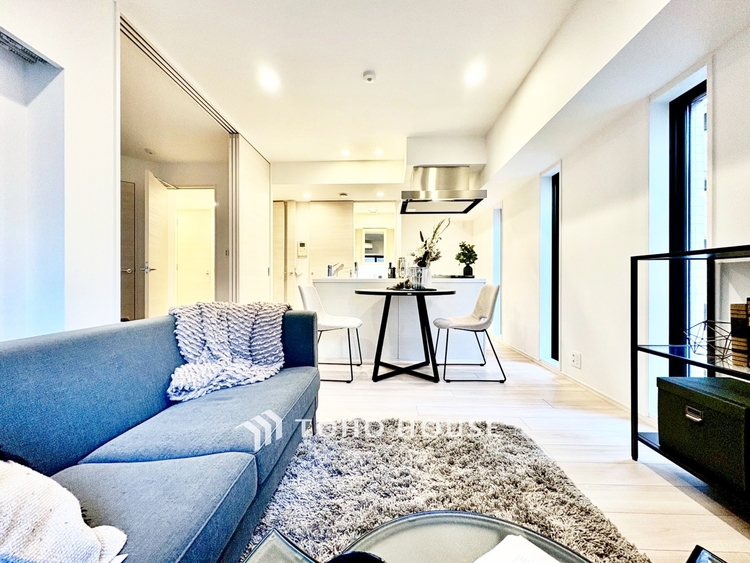 内装 ◆時を忘れる場所◆ここにはみんなが集い、食事と楽しい会話が始まる。話に夢中になりすぎて、ついつい時を忘れ夜半過ぎになってしまう。そんな束の間の幸せを感じさせてくれる場所でありたい。