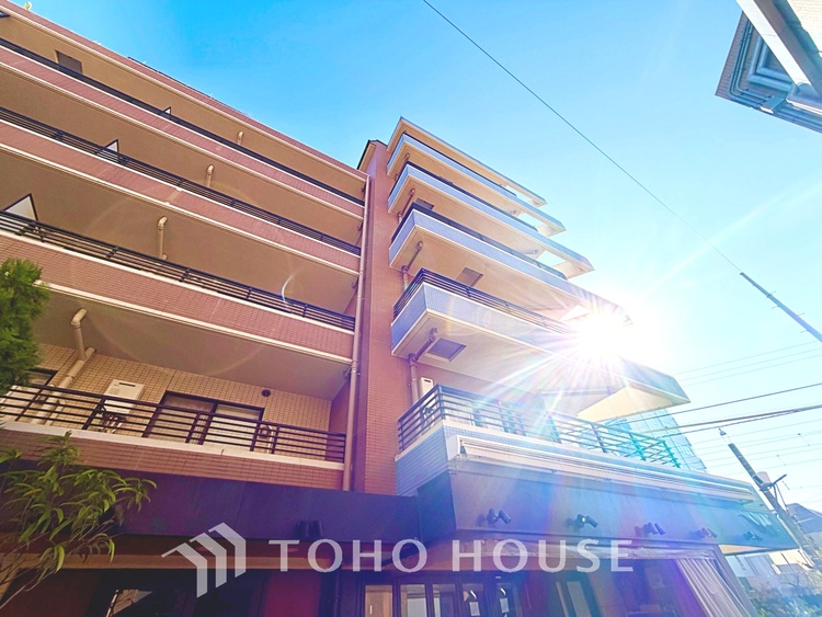 外観 【2026年1月末工事完了予定！】駅から歩いてすぐ、再開発に沸く自由が丘の鼓動を間近に感じる贅沢な立地です。