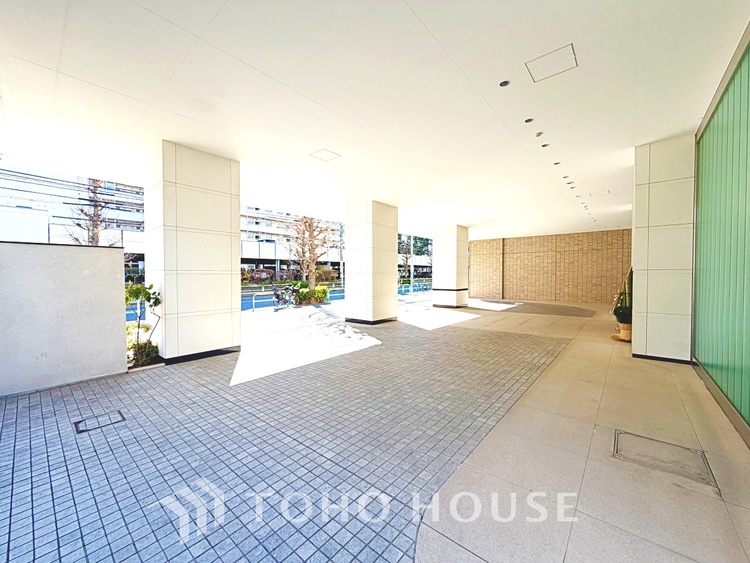 内装 プライベートなお部屋では静かに時を過ごしたい。読書をして、物思いにふける・・光りに満たされた安らぎの空間＊配置してある家具や小物はCGによるイメージ画像です。