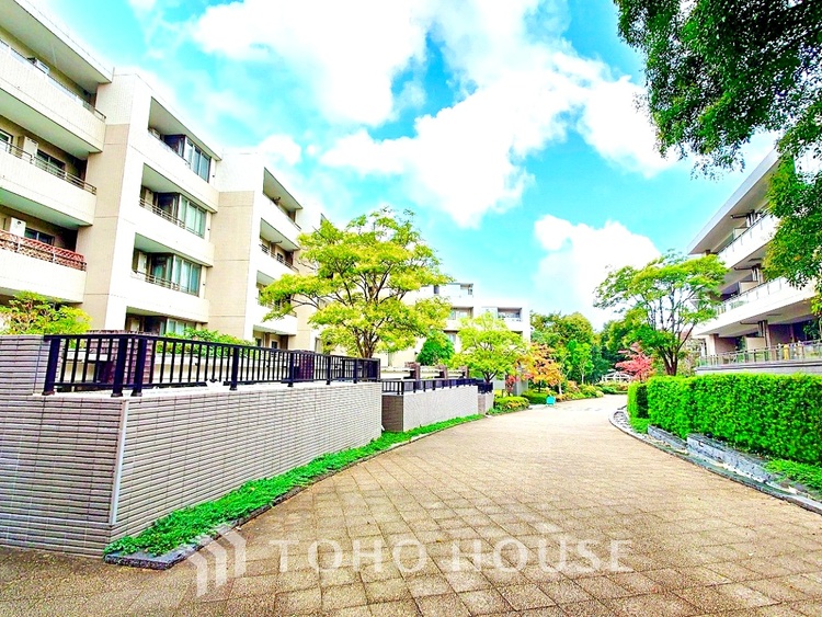 外観 【House of the Sun】太陽の温かな光がお家全体を照らす。そこには目を輝かせ笑顔で見つめてくれる君がいて、「ただいま」の言葉がこだまする。そんな君の瞳に恋している。