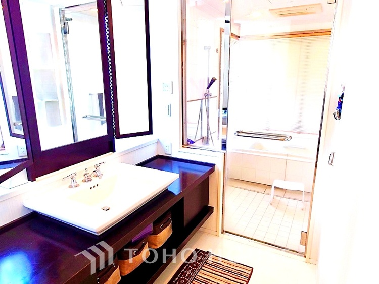 洗面 家族で使いやすい広さと機能を備えた、快適な洗面空間です。