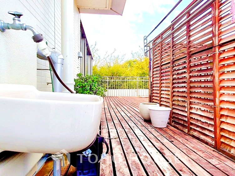 収納 収納力抜群のスペースで、家族の荷物をしっかり整理し、暮らしを快適に保てます。