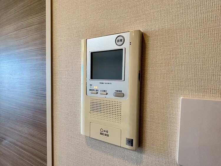 その他 誰が来てもわかる様にモニター付きインターホンを設置。