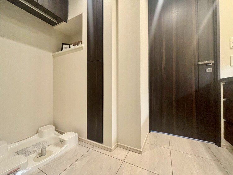 その他 十分な広さの脱衣所。