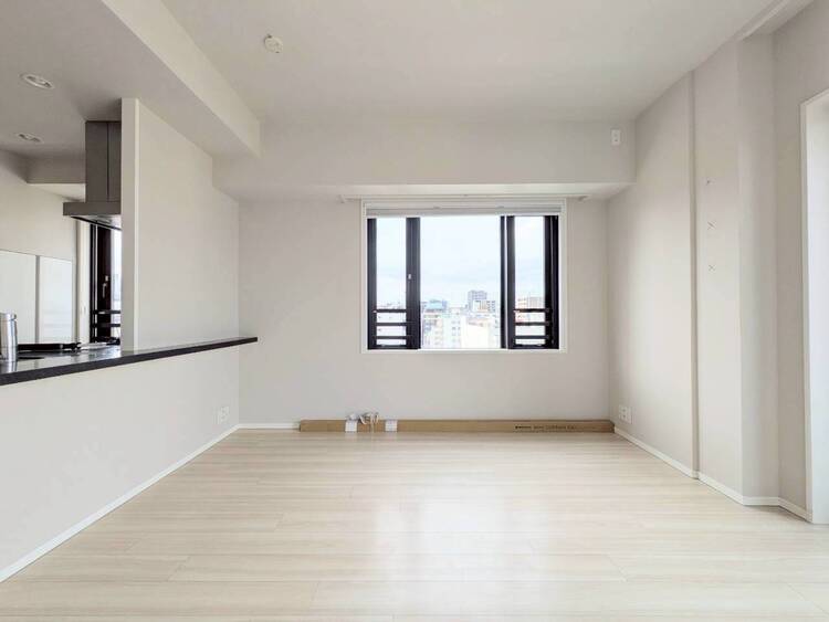 居間 通風・採光に優れ、心地よい光と風が溢れています。