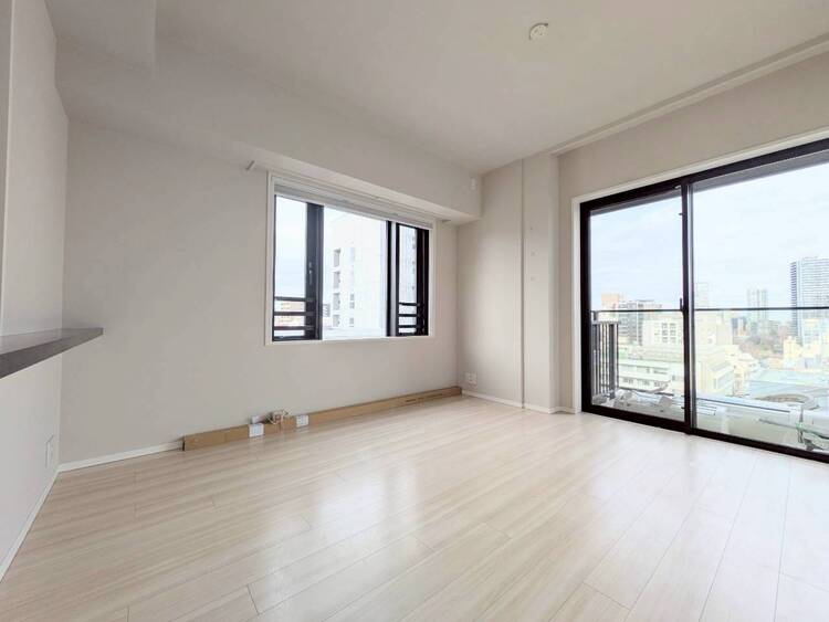 居間 落ち着いた雰囲気に包まれて、伸びやかな空間。