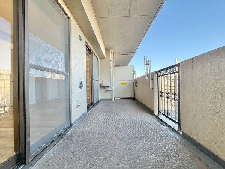 その他 朝の澄んだ空気や、夕方に吹く清々しい風を感じられるバルコニー。