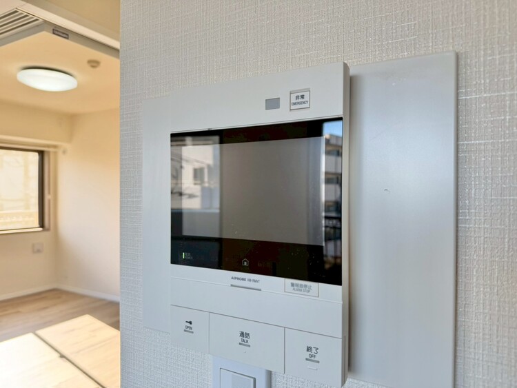 その他 誰が来てもわかる様にモニター付きインターホンを設置。