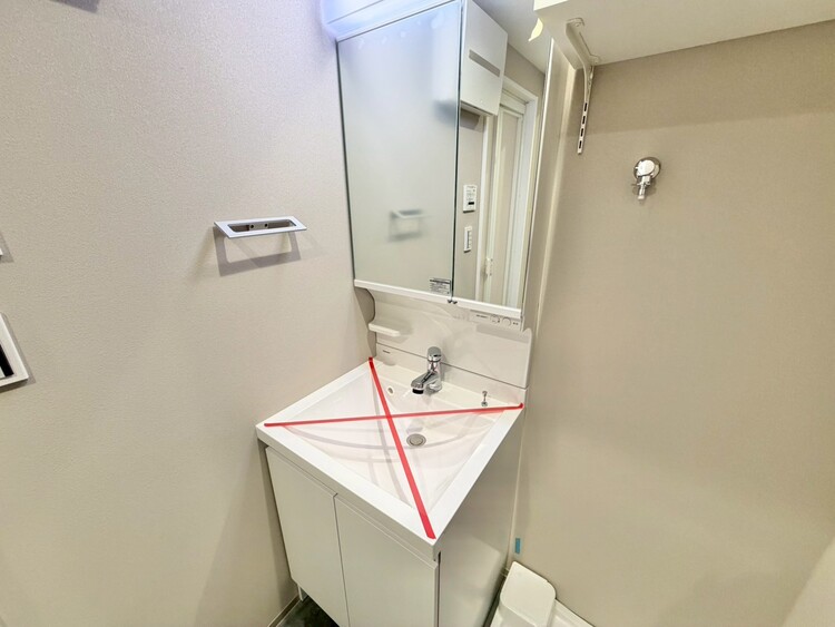 その他 清潔感を感じられる洗面化粧台。