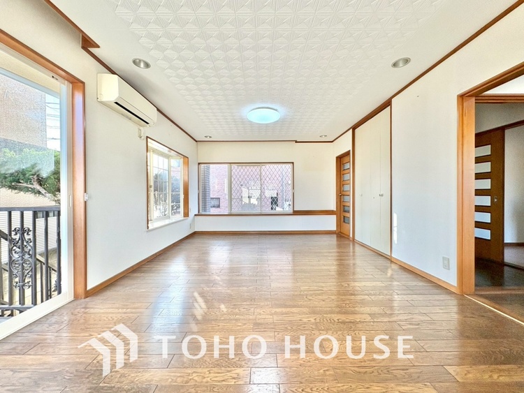 内装 【LIVING】◆眩い◆光が燦々と入り、家族の笑顔を照らす。「いつまでも続いて」と願う夢のような毎日がここにある。