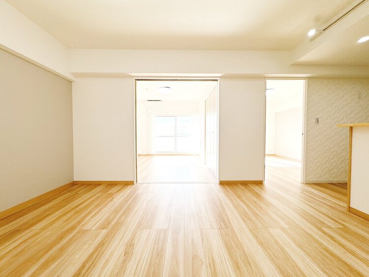 居間 居心地の良い空気感は、暮らしのステージを彩り、心からのやすらぎと満足感を与えてくれます。