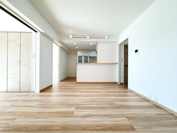 居間 飾り過ぎないシンプルな内装と偏り過ぎないデザインで統一しました。