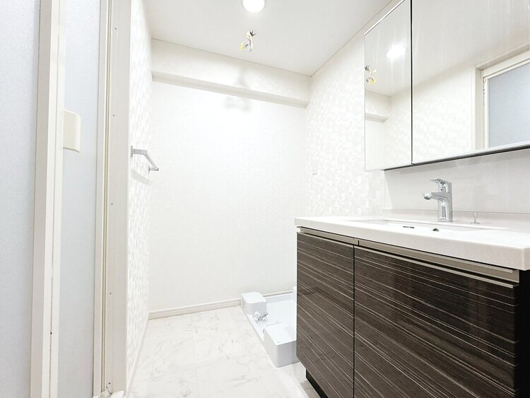 洗面 清潔感と心地よさを重視した、上質感漂うパウダールーム。