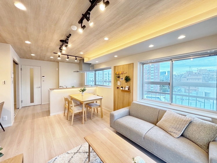 居間 豊かな居住性と、安心感を満たすクオリティが見事に調和した住空間。