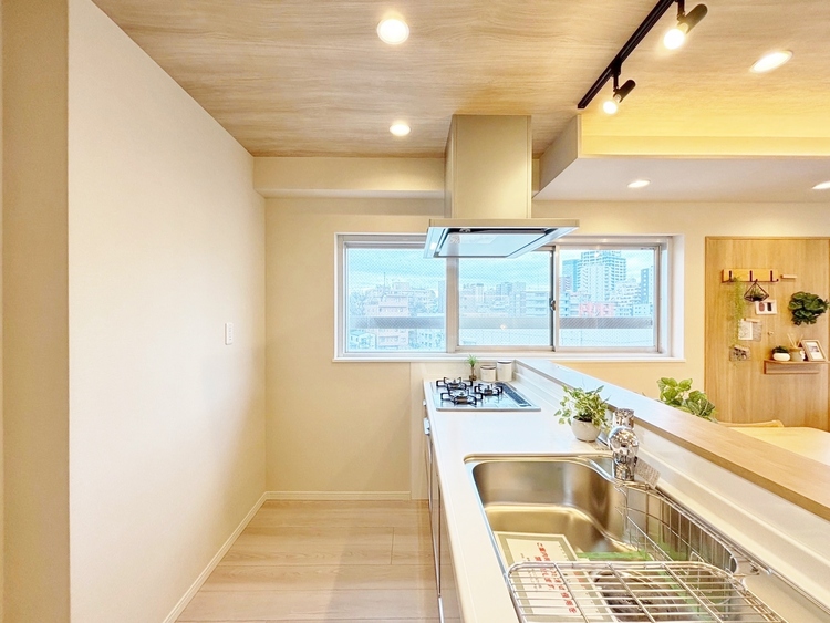 キッチン 洗練されたスタイリッシュなデザイン性と使いやすさを備えた仕様。