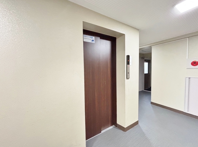 設備 エレベーターの管理も、きちんと行き届いてます。