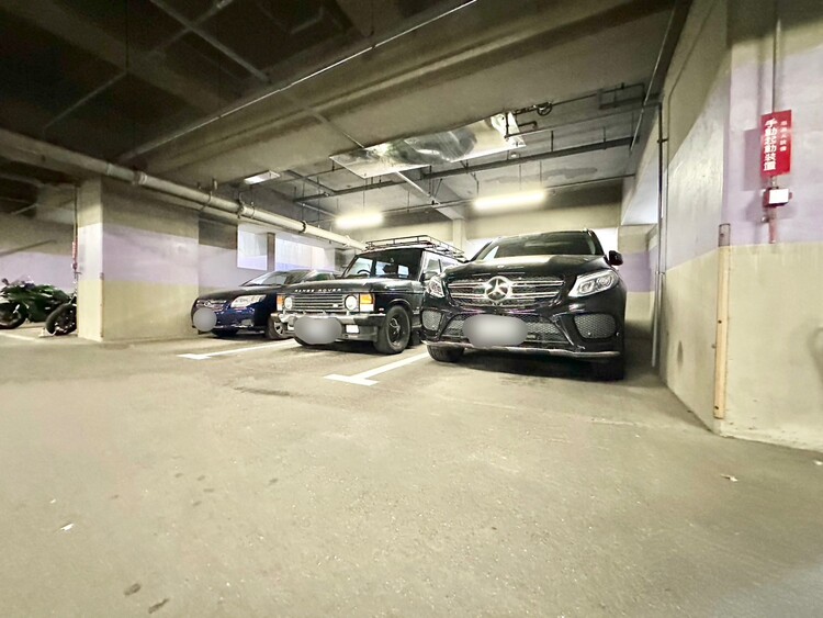 駐車場 本物件の駐車スペースです。車種制限のある場合もございますので、お気軽にお問い合わせくださいませ。
