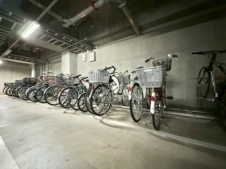 設備 きちんと整備された駐輪場。住む方の心遣いが感じられます。