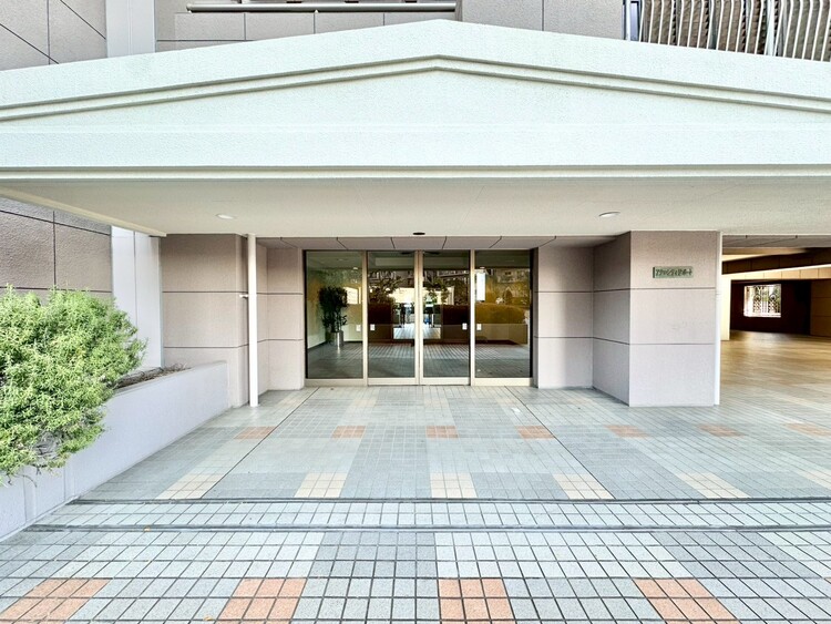 エントランス 外と内をつなぐエントランスは、まさに顔となる場所。