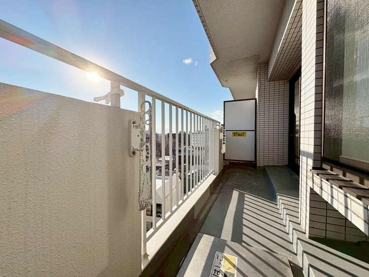 バルコニー 暮らしの中で、光と風を演出してくれるバルコニー。