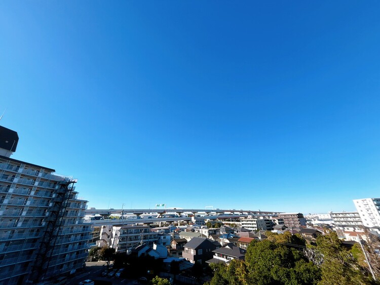 バルコニー 頬をなでる、優しい風を感じることが出来ます。