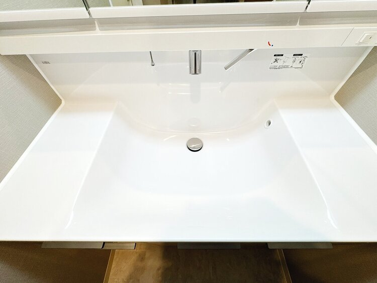 洗面 何かと物が増える場所だからこそ、スッキリと見映えの良い空間に。