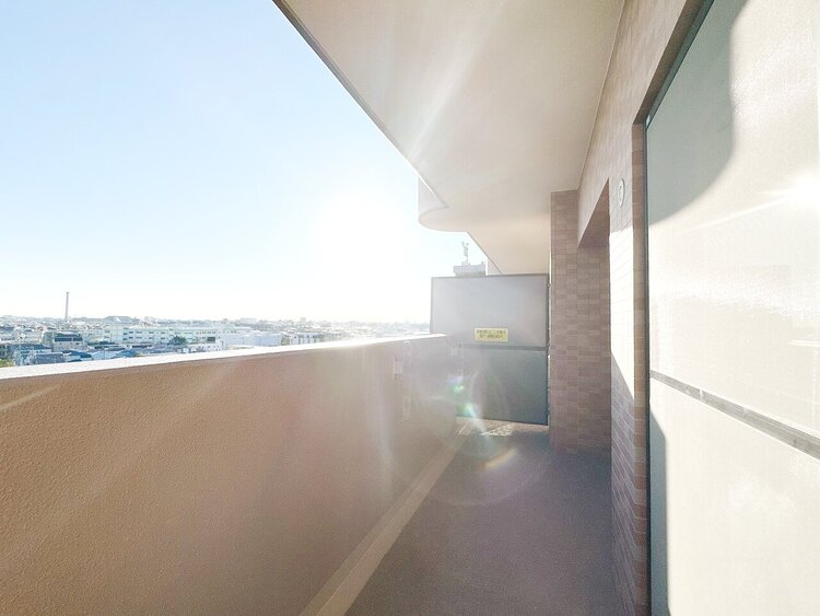 バルコニー 暮らしの中で、光と風を演出してくれるバルコニー。