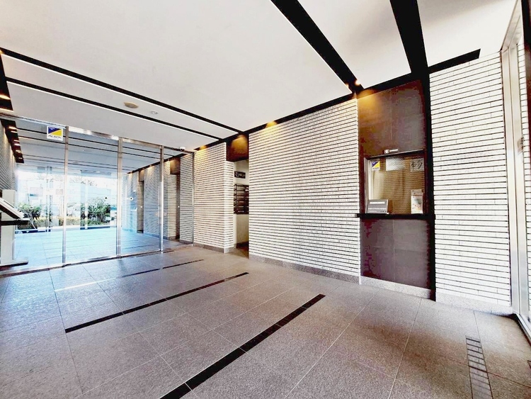 エントランス エントランス内部は、管理が行き届き清潔な共有スペースとなっています。